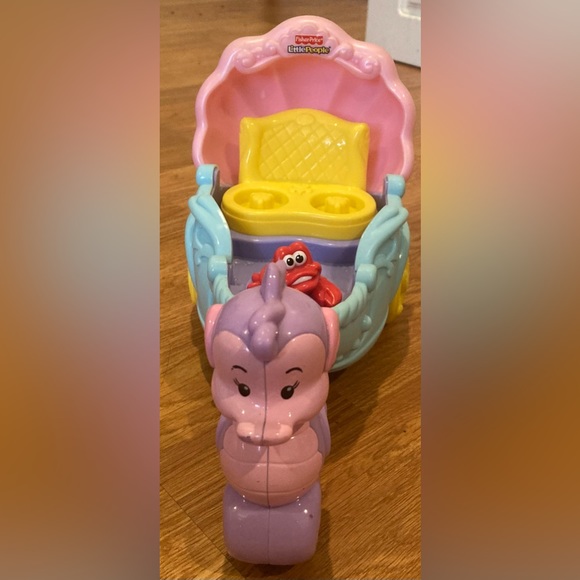 Fisher Price Little People Arial Mermaid Carriage - Picture 1 of 7